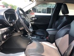 Used 2015  Jeep Cherokee 4d SUV 4WD Trailhawk V6 at City Wide Auto Credit near Toledo, OH