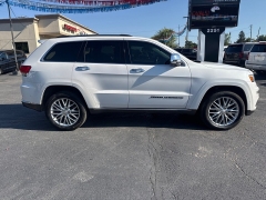 Used 2017  Jeep Grand Cherokee 4d SUV 4WD Summit at City Wide Auto Credit near Toledo, OH