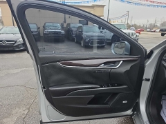 Used 2015  Cadillac XTS 4d Sedan Luxury AWD at City Wide Auto Credit near Toledo&comma; OH