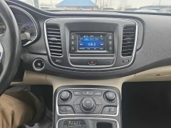 Used 2015  Chrysler 200 4d Sedan Limited I4 at City Wide Auto Credit near Toledo&comma; OH