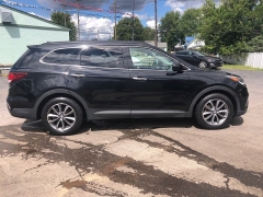 Used 2017  Hyundai Santa Fe 4d SUV AWD SE at City Wide Auto Credit near Toledo, OH