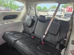 Used 2022  Chrysler Pacifica Hybrid Touring L FWD at City Wide Auto Credit near Toledo&comma; OH