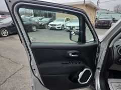 Used 2019  Jeep Renegade 4d SUV 4WD Latitude at City Wide Auto Credit near Toledo&comma; OH