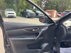 Used 2020  Nissan Rogue 4d SUV AWD SV at City Wide Auto Credit near Toledo&comma; OH
