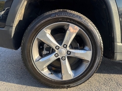 Used 2022  Jeep Grand Cherokee L Limited 4x4 at City Wide Auto Credit near Toledo, OH