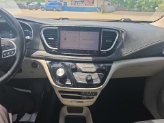 Used 2022  Chrysler Pacifica Hybrid Touring L FWD at City Wide Auto Credit near Toledo&comma; OH