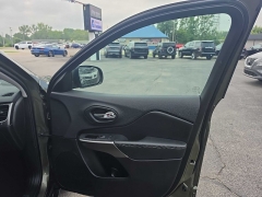 Used 2019  Jeep Cherokee 4d SUV 4WD Limited 2&period;0L Turbo at City Wide Auto Credit near Toledo&comma; OH
