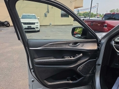 Used 2021  Jeep Grand Cherokee L Limited 4x4 at City Wide Auto Credit near Toledo&comma; OH