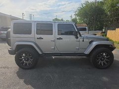 Used 2018  Jeep Wrangler JK Unlimited 4d SUV 4WD Sahara Altitude at City Wide Auto Credit near Toledo&comma; OH