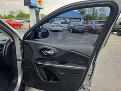 Used 2020  Jeep Cherokee 4d SUV 4WD Trailhawk 2&period;0L Turbo at City Wide Auto Credit near Toledo&comma; OH