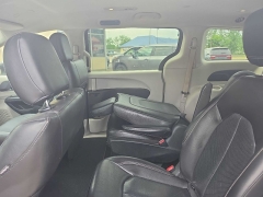 Used 2022  Chrysler Pacifica Hybrid Touring L FWD at City Wide Auto Credit near Toledo&comma; OH