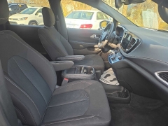 Used 2024  Chrysler Pacifica Touring FWD at City Wide Auto Credit near Toledo&comma; OH