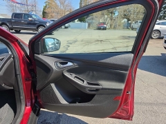 Used 2016  Ford Focus 4d Hatchback SE at City Wide Auto Credit near Toledo&comma; OH