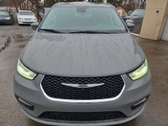 Used 2022  Chrysler Pacifica Hybrid Touring L FWD at City Wide Auto Credit near Toledo&comma; OH