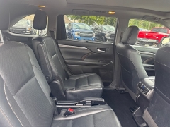 Used 2017  Toyota Highlander 4d SUV AWD Limited at City Wide Auto Credit near Toledo&comma; OH