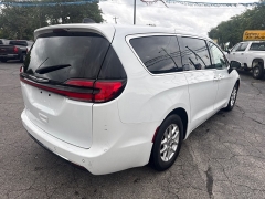 Used 2023  Chrysler Pacifica Touring L FWD at City Wide Auto Credit near Toledo&comma; OH