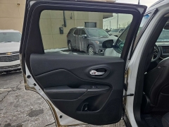 Used 2015  Jeep Cherokee 4d SUV 4WD Limited V6 at City Wide Auto Credit near Toledo&comma; OH