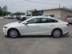 Used 2017 Chevrolet Malibu 4d Sedan LT at City Wide Auto Credit near Toledo, OH