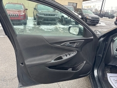 Used 2017  Chevrolet Malibu 4d Sedan LT at City Wide Auto Credit near Toledo&comma; OH