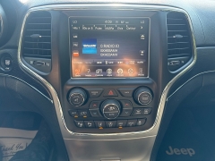 Used 2017  Jeep Grand Cherokee 4d SUV 4WD Summit at City Wide Auto Credit near Toledo, OH