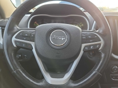 Used 2015  Jeep Cherokee 4d SUV 4WD Trailhawk V6 at City Wide Auto Credit near Toledo, OH