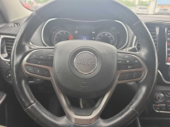 Used 2020  Jeep Cherokee 4d SUV FWD Limited 2&period;4L at City Wide Auto Credit near Toledo&comma; OH