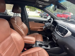 Used 2019  Kia Sorento 4d SUV AWD SXL at City Wide Auto Credit near Toledo&comma; OH