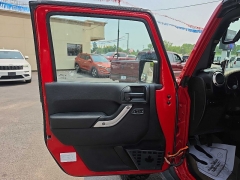 Used 2014  Jeep Wrangler Unlimited 4d Convertible Rubicon at City Wide Auto Credit near Toledo&comma; OH