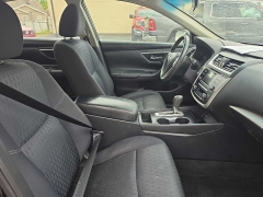 Used 2017  Nissan Altima 4d Sedan 2&period;5L at City Wide Auto Credit near Toledo&comma; OH