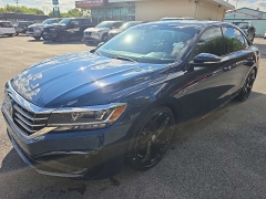 Used 2022  Volkswagen Passat 2&period;0T R-Line Auto at City Wide Auto Credit near Toledo&comma; OH