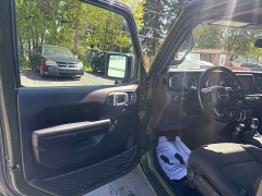 Used 2022  Jeep Gladiator Sport 4x4 at City Wide Auto Credit near Toledo&comma; OH