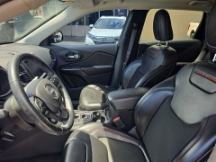 Used 2019  Jeep Cherokee 4d SUV 4WD Trailhawk 3&period;2L at City Wide Auto Credit near Toledo&comma; OH