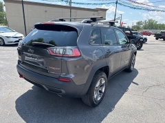 Used 2019  Jeep Cherokee 4d SUV 4WD Trailhawk Elite 3&period;2L at City Wide Auto Credit near Toledo&comma; OH