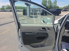 Used 2022  Chrysler Pacifica Hybrid Touring L FWD at City Wide Auto Credit near Toledo&comma; OH