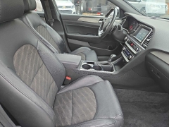 Used 2019  Hyundai Sonata 4d Sedan Limited 2&period;4L at City Wide Auto Credit near Toledo&comma; OH