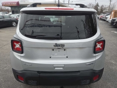 Used 2019  Jeep Renegade 4d SUV 4WD Latitude at City Wide Auto Credit near Toledo&comma; OH