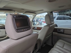 Used 2014  Lincoln Navigator 4d SUV 4WD at City Wide Auto Credit near Toledo&comma; OH