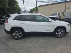Used 2020  Jeep Cherokee 4d SUV FWD Limited 2&period;4L at City Wide Auto Credit near Toledo&comma; OH