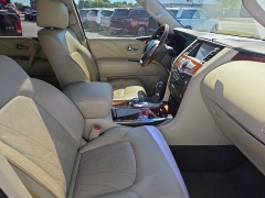 Used 2017  INFINITI QX80 4d SUV AWD Limited at City Wide Auto Credit near Toledo&comma; OH
