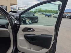 Used 2022  Chrysler Voyager LX FWD at City Wide Auto Credit near Toledo&comma; OH