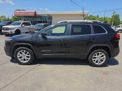 Used 2015  Jeep Cherokee 4d SUV 4WD Latitude V6 at City Wide Auto Credit near Toledo&comma; OH