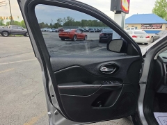 Used 2020  Jeep Cherokee 4d SUV 4WD Trailhawk 2&period;0L Turbo at City Wide Auto Credit near Toledo&comma; OH