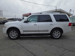 Used 2014  Lincoln Navigator 4d SUV 4WD at City Wide Auto Credit near Toledo&comma; OH