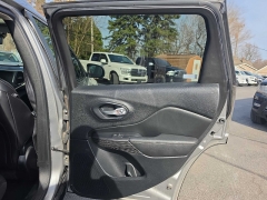 Used 2016  Jeep Cherokee 4d SUV 4WD Limited V6 at City Wide Auto Credit near Toledo&comma; OH