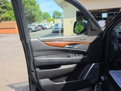 Used 2018  Cadillac Escalade 4d SUV 4WD Luxury at City Wide Auto Credit near Toledo&comma; OH