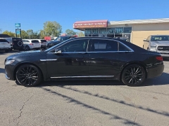 Used 2018  Lincoln Continental 4d Sedan AWD Reserve at City Wide Auto Credit near Toledo&comma; OH