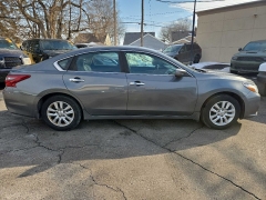 Used 2018  Nissan Altima 4d Sedan 2&period;5L SV at City Wide Auto Credit near Toledo&comma; OH