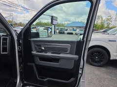 Used 2017  Ram 1500 4WD Crew Cab Big Horn at City Wide Auto Credit near Toledo&comma; OH