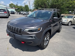 Used 2019  Jeep Cherokee 4d SUV 4WD Trailhawk Elite 3&period;2L at City Wide Auto Credit near Toledo&comma; OH