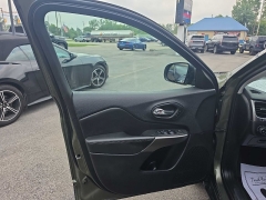 Used 2019  Jeep Cherokee 4d SUV 4WD Limited 2&period;0L Turbo at City Wide Auto Credit near Toledo&comma; OH